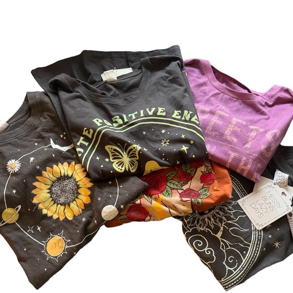 NWT Mystery T-Shirt Bundles Size Medium all New With Tags (5) in each box - Picture 2 of 6